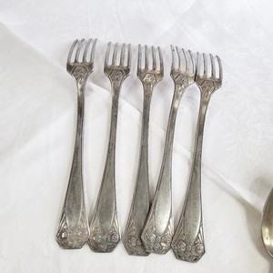 Ensemble de 5 fourchettes à dessert vintage en métal, finition mate, compatibles lave-vaisselle, pour mariage et usage domestique - Product Image 4