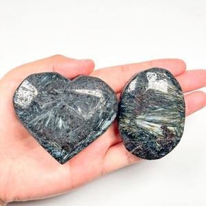 Venta al por mayor de fábrica: Cristal de astrophyllita Reiki en forma de corazón, tallado en cuarzo, para el amor, ¡el más vendido! - Product Image 3