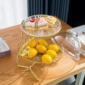 Cesta de frutas metálica con tapa de fibra, un regalo perfecto para inauguraciones de casas. El marco metálico ofrece resistencia y estilo. - Product Image 3