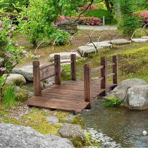 Pont de jardin en bois de 1,5 m avec finition teintée en arc et balustrades pour l'aménagement paysager et la terrasse, idéal pour l'arrière-cour - Product Image 3