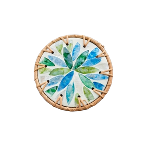 Posavasos de Concha con Borde de Ratán - Base de Nácar Resistente a Altas Temperaturas - Decoración Artesanal para Comedor - Product Image 1