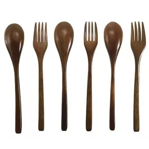 Ensemble de service à salade en bois avec poignées en nacre, fourchette et cuillère en bois naturel - Product Image 6