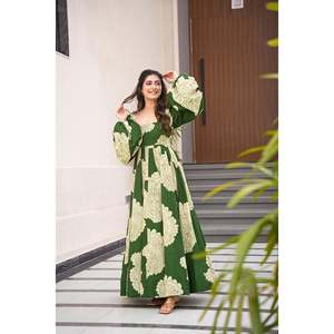 Designer Party Wear robe de bal avec une belle robe d'impression numérique - Product Image 1