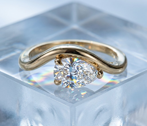 Anillo de Compromiso Romántico con Diamante Cultivado en Laboratorio, Corte Pera, Chapado en Oro de 18K/14K, Anillo Solitario Bypass, Anillo con Diamante CVD para Mujer - Product Image 1
