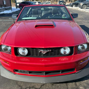 Ford Mustang GT Premium Convertible 2008 Usado, 8100 Millas, Transmisión Manual de 5 Velocidades, Motor V8, Color <span class=keywords><strong>Rojo</strong></span> Cereza Oscuro - Product Image 1