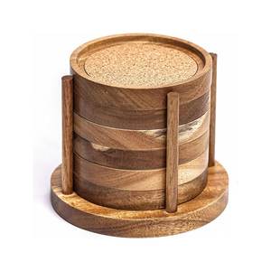 Collection de sous-verres en bois naturel conçus pour les tasses à café, les mugs et les verres - Product Image 3