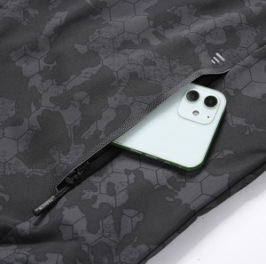 Chaqueta Cortavientos Impermeable con Capucha Personalizada OEM, Ligera para Hombre - Product Image 6
