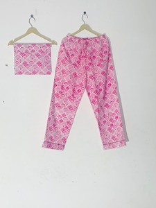 ชุดนอนผ้าฝ้ายยั่งยืนสำหรับผู้หญิง - ลายพัดสีชมพู - คุณภาพส่งออกขายส่งระดับโลก - Product Image 3