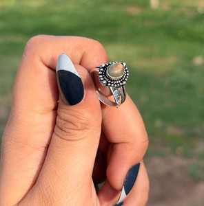 Anillo de latón con labradorita natural para mujer, estilo vintage bohemio, joyería de moda al por mayor. - Product Image 3