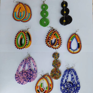 Modernos y Elegantes Pendientes Largos Hechos a Mano con Borlas de Cuentas, Decoración Retro para las Orejas con Flores Irregulares, Bonitos de MD HANDICRAFTS - Product Image 1