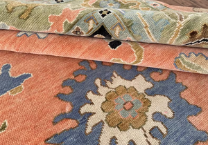 Tapis floral inspiré de l'Oushak fait main, tapis de luxe pour salon |   Tapis de salon vintage à bordure vert pêche et sauge - Product Image 5