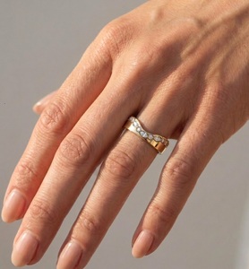 Bague de mariage large en or massif 14 carats, courbée, avec diamants de laboratoire marquise et ronds, en forme de U, style chevron, épaisse, pour femme - Product Image 4