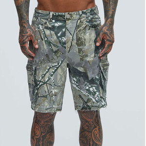 Shorts en jean pour hommes avec logo personnalisé, design embossé, chaîne et pierres imprimées, style streetwear. - Product Image 4