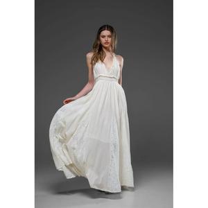 Elegante Vestido Largo de Encaje Blanco para Mujer, Cuello en V Profundo, Estilo Halter, Sin Mangas, Corte en A, Vestido de Fiesta Fluido - Product Image 3