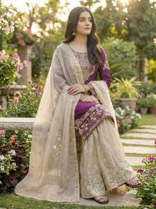 Ensemble de costume en soie GMY richement brodé – Kurti à manches longues avec Plazzo et Dupatta - Product Image 4