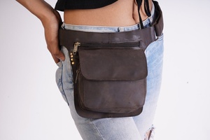 Fashioned Unique Design Oem Softshell Windproof Leather Waist Bag Waterproof Vintage Zipper Closure Waterproof Leather Waist Bag - Product Image 3