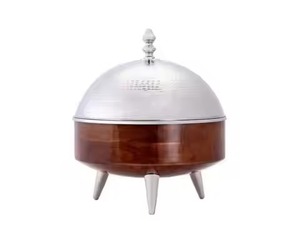Casserole style vintage, base noire, cuivre métallique, couvercle en forme de dôme style tajine, pour service hôtelier. - Product Image 2