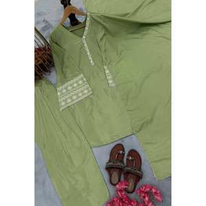 Ensemble de costume de soirée pour femmes de marque avec haut, bas et dupatta - Look élégant et stylé - Product Image 5