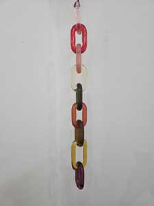 Escultura de Cadena Entrelazada de Resina |   Enlaces Rectangulares |   Decoración del Hogar |   Multicolor |   Técnica de fundición - Product Image 5