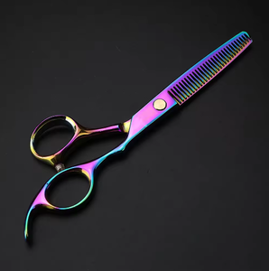 Juego de Tijeras Profesionales para Cortar Cabello, Acero Inoxidable con Recubrimiento de Color, Tijeras de Entresacar de 28 Dientes con Mango Largo para Diestros, Kit con Peine - Product Image 6