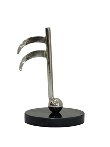 Sculpture moderne en aluminium argenté en forme de note de musique - Élégante statue de note de sixième de note sur socle noir pour la décoration intérieure - Product Image 3