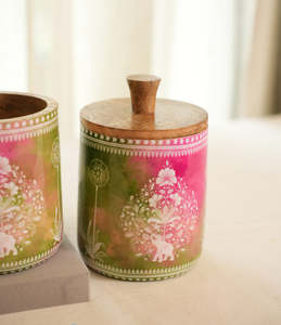 Pot de rangement en bois fait main avec couvercle en bois, motif floral rose et vert, style bohème, idéal pour offrir - Product Image 4