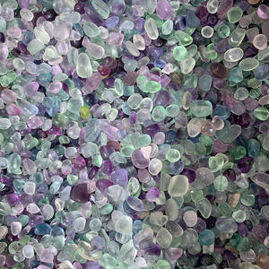 Vente en gros de copeaux de cristal de fluorite arc-en-ciel naturelle de haute qualité – Fluorite polie mélangée verte, violette et transparente - Product Image 4