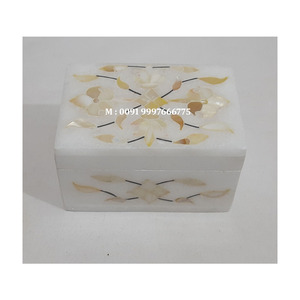 Caja de Joyería Rectangular de Mármol Blanco Natural con Incrustaciones de Nácar y Diseño Floral Hecho a Mano, Ideal para Regalos - Product Image 4