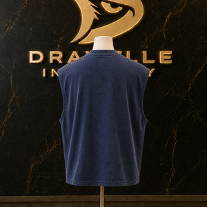T-shirt sans manches pour homme, coupe oversize et carrée, style streetwear, en jersey de coton bleu encre délavé, avec empiècement poitrine en ripstop noir - Product Image 2
