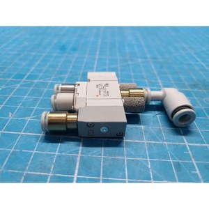 Manomètre capacitif MKS Baratron 626B 626B-28278, manomètre capacitif utilisé comme pièce détachée d'équipement semi-conducteur d'époque - Product Image 1