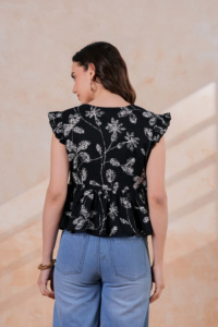 Haut à volants noir à imprimé floral pour femme, coupe ample décontractée en coton, idéal pour toutes les saisons - Product Image 4