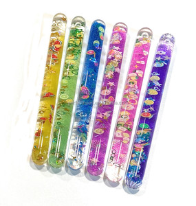 Varita de Brillo Líquido de 16 CM, Juguete Educativo Sensorial con Arena Acrílica de Colores y Confeti, Unisex, Edades 5-13, Hecho en Taiwán - Product Image 2