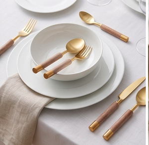 Ensemble de 4 couverts en acier inoxydable poli miroir doré avec poignées en marbre, pour la cuisine et la table (fourchette, cuillère, couteau) - Product Image 4