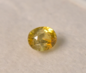 ไพลินสีเหลืองธรรมชาติทรงรี 1.10 กะรัต 6x5x4.4 มม. ไพลินสีเหลืองแบบเม็ดเดี่ยวสำหรับทำเครื่องประดับ - Product Image 1