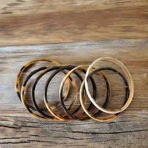 กำไลข้อมือแฟชั่นผู้หญิงทำจากเขาควาย ประดับด้วยอาเกต ราคาถูก ขายส่ง - Product Image 1