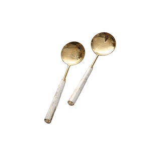 Elegant Style Mother Of Pearl <b>Handle</b> Stainless Steel Salad Serving Set Gold Plated Kitchenware Luxury White Marble Cutlery Set - Product Image 1