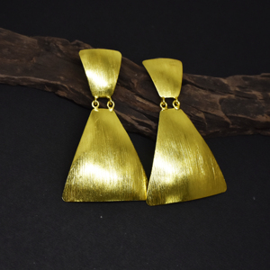 Divyansh Gems Jewellers Boucles d'oreilles pendantes géométriques en argent sterling, dorées, faites à la main, triangle, pour femmes, luxe moderne - Product Image 4