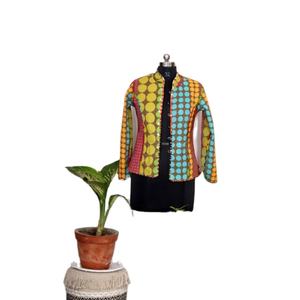 Veste courte réversible en coton biologique imprimé pour femmes de haute qualité, décontractée, régulière, patchwork assorti, matelassée à la main, écologique - Product Image 4