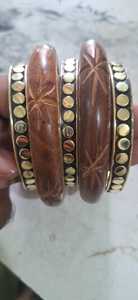 Ensemble de bracelets en bois et laiton découpés à la main, légers, de haute qualité, bijoux de créateur, motifs variés, style ethnique, tendance. - Product Image 1