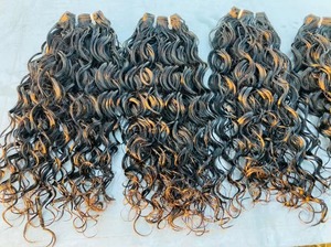 Extensiones de Cabello Humano Rizado Jerry de Lujo en Oferta, Cabello Virgen de Doble Trama, Voluminoso y Grueso, Disponible para la Venta - Product Image 5