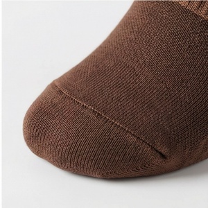 Chaussettes ras du cou pour hommes, personnalisables, antidérapantes, couleur unie, tricotées, respirantes, en coton et élasthanne, pour usage quotidien en automne, coupe classique - Product Image 6