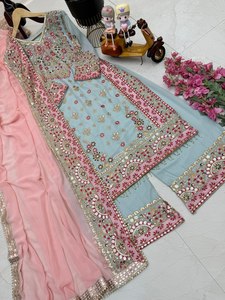 Ensemble Kurti et pantalon brodés fantaisie avec dupatta - Product Image 4