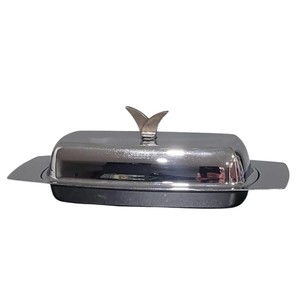 Mantequillera vintage moderna de metal plateado con tapa y asa en forma de V, contenedor rectangular de acero inoxidable para mantequilla. - Product Image 1