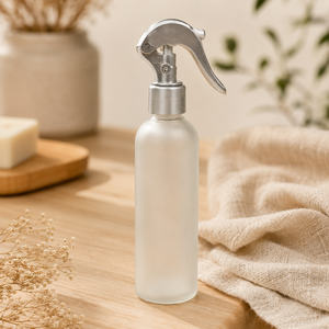 Flacon pulvérisateur cosmétique PET personnalisé de 5 ml à 2000 ml avec finition mate givrée et pulvérisateur transparent à gâchette, fabricant Vietnam - Product Image 5
