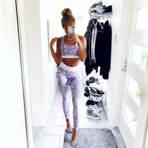 Ensemble de yoga pour femme, haut court à bretelles croisées à imprimé floral bleu, leggings taille haute longueur intégrale, respirant, en spandex et polyester, 2 pièces - Product Image 2