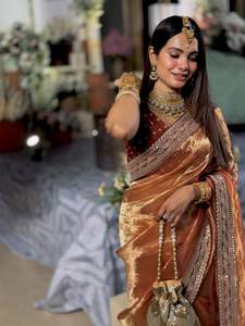 Sari en twill Fendy au design exclusif et élégant avec chemisier raffiné, style indien moderne et chic, tenue de soirée ethnique pour femme - Product Image 5