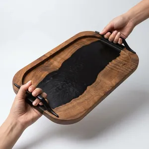 Plateau rectangulaire en bois et résine de luxe, avec poignées noires, design minimaliste, vaisselle de cuisine durable au meilleur prix - Product Image 3
