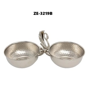 ชามเซรามิกตกแต่งสไตล์อเมริกัน ทำมือ เป็นมิตรกับสิ่งแวดล้อม ขอบลายสลักเงางามเคลือบผิวอย่างปลอดภัย เหมาะสำหรับงานปาร์ตี้ ZAHID - Product Image 5