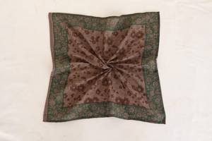 Bandanas imprimées d'inspiration rétro, foulard en coton doux pour le style urbain, les skateurs, les motards et les amateurs de mode - Product Image 2