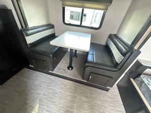 Usado, 2020, F-o-r-e-s-t R-i-v-e-r Surveyor 19BHLE - Product Image 6